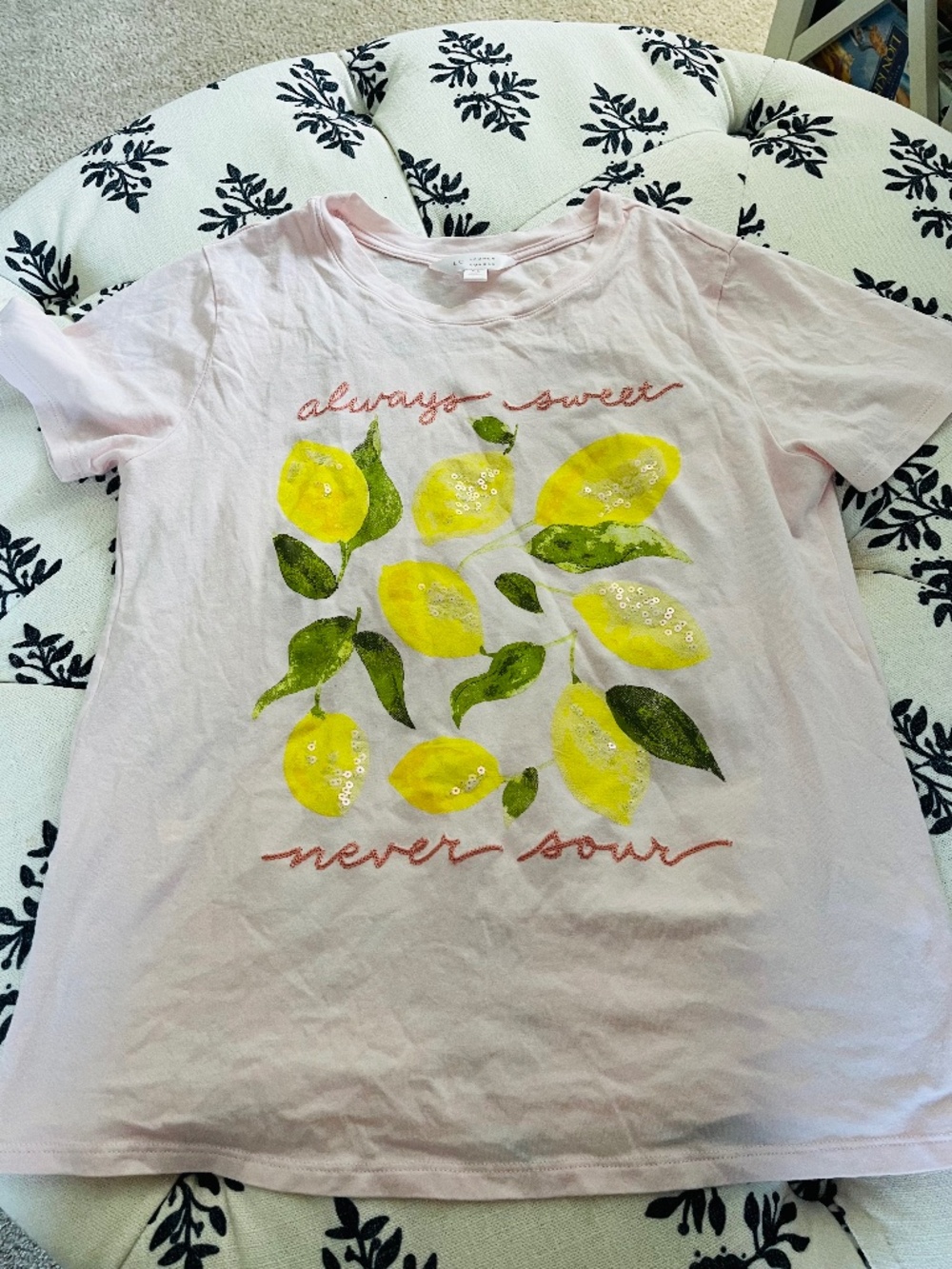 LC Lauren Conrad Graphic Tshirt , Like New ! Size XS